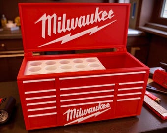 Milwaukee Workbench Toolbox Pen Holder – Tool Box Organizer for Desk – Gift for Tradesman, Carpenters, and DIYers – Garage & Workbench Decor