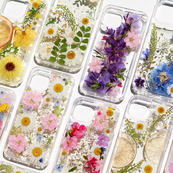 Funda para teléfono hecha a mano con flores prensadas reales / Diseño floral botánico artesanal estético