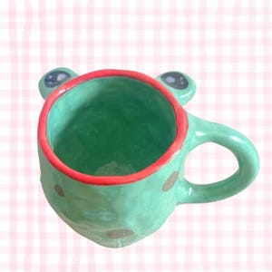 FÖRBESTÄLLNING: Grodmun Rolig Keramisk Handgjord Mugg