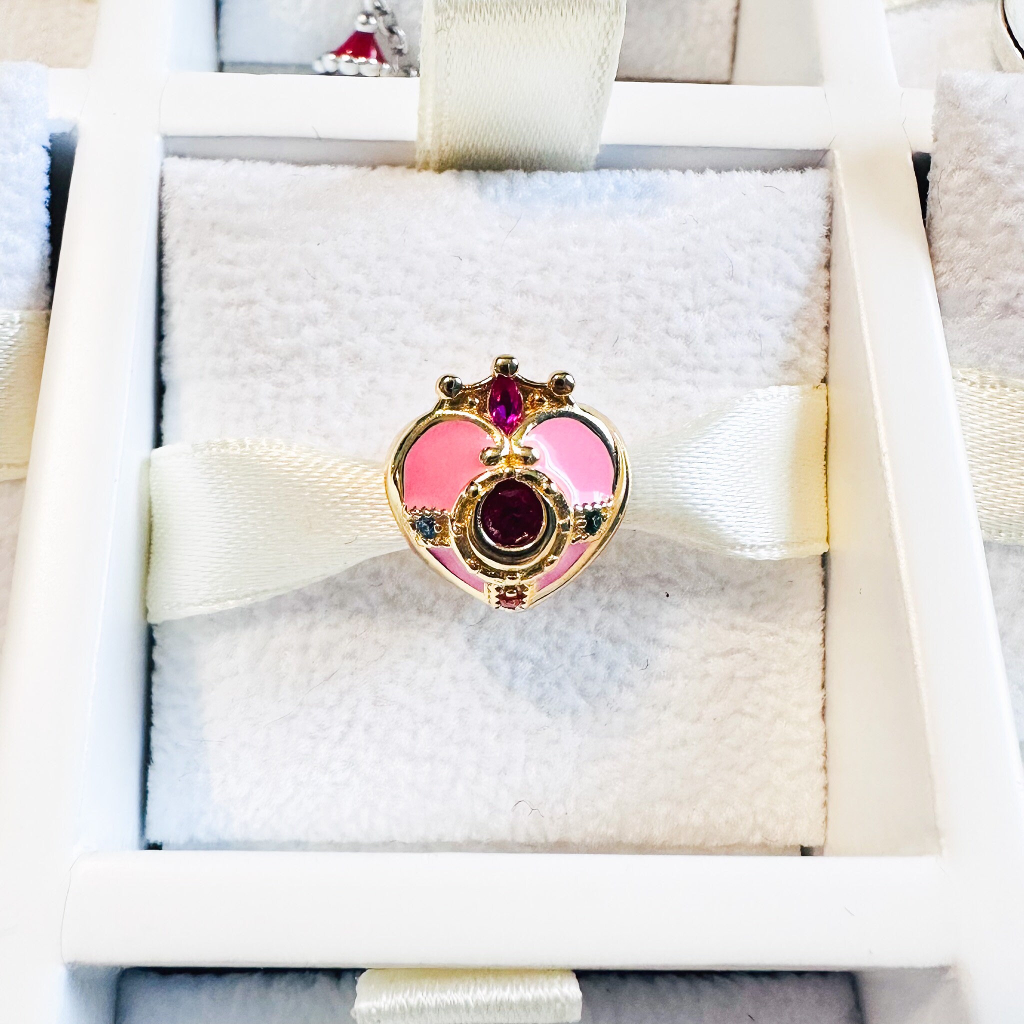 Sailor moon shop pandora charm