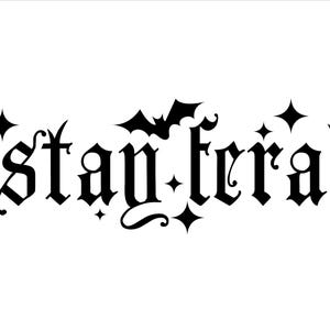 Stay Feral Sticker: Gruseliger Goth Autoaufkleber mit Fledermäusen
