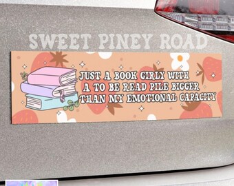 Aimant de voiture girly livresque, cadeau d'autocollant pour pare-chocs pour elle, humour de lectrice, cadeaux pour les amateurs de lecture, club de lecture Bookstagram, idées mignonnes d'amour romantique pour les lecteurs