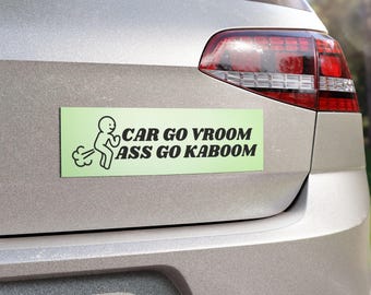 Furz Auto Aufkleber, Vroom Boom Blähungen Autoaufkleber, Gen Z Auto Aufkleber, Y2k Millennial Lustiger schlechter Fahrer Meme Geschenk