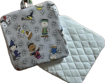 Halloween Peanuts Charlie Brown potholder -Trivet - Pot Holder! Snoopy Lucy Franklin.