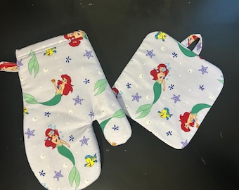 Disney Little Mermaid Ariel  Oven Mitt and Pot Holder Potholder Set!  Flounder