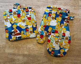 The Simpsons oven mitt and pot holder potholder set.  Homer, Bart