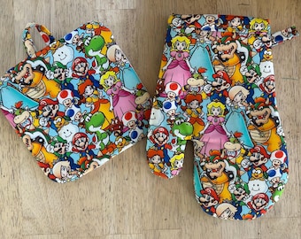 Nintendo Super Mario Brothers Potholder and  Oven Mitt Set !  Bowser, Luigi, Peaches, Toad, princess peach