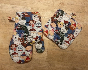 Rudolph the Red Nosed Reindeer Misfit Toys  Rankin/Bass - Oven Mitt and Pot Holder Set.  Potholder trivet.