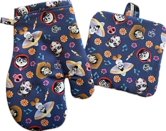 Disney-Pixar Coco Oven Mitt and Pot Holder Potholder Set!