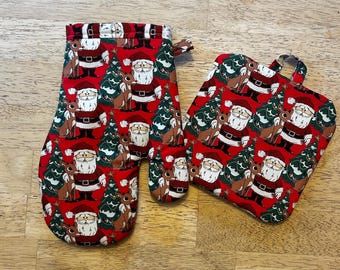 Rudolph the Red Nosed Reindeer - Rudolph and Santa - Oven Mitt and Pot Holder Set.  Potholder trivet.
