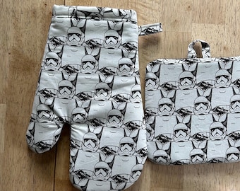 Star Wars Stormtroopers oven mitt and potholder set. Trivet - Pot Holder! Storm Troopers