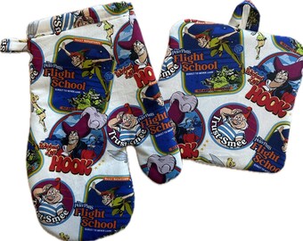 Peter Pan Captain Hook Oven Mitt and Pot Holder Potholder set.