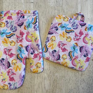 My Little Pony Pink oven mitt and potholder set. Trivet - Pot Holder!