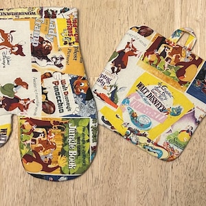 Classic Disney Movie Posters Oven Mitt and Pot Holder Potholder set.   Bambi, Jungle Book, Robin Hood, Sleeping Beauty, Dumbo, Cinderella ..