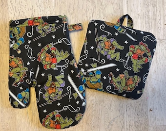 Teenage Mutant Ninja Turtles  Oven Mitt and Potholder set!  Raphael, Leonardo, Donatello, Michelangelo, Shredder