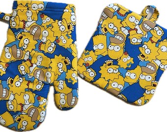 The Simpsons oven mitt and pot holder potholder set.  Homer, Bart