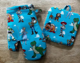 Pixar Toy Story Buzz Lightyear and Woody  and more  oven mitt and potholder set.