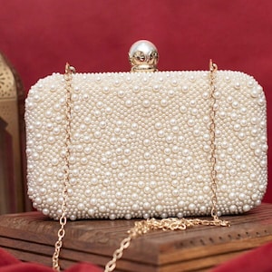 White Pearl Clutch Bag White Evening Bag White bridal purse Pearl bag White Wedding clutch Bag With Long Detachable gold Chain Strap