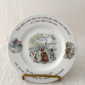 Wedgwood Beatrix Potter Mrs Tiggy-Winkle Plate | 1980 Made England | Vintage Collectible Decorative Dish | Nursery Story Art