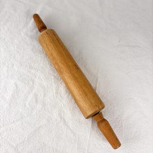 Vintage Wooden Rolling Pin Farmhouse Kitchen Decor Antique Baking Tool Rustic Home Accessory Primitive Cooking Utensil, Handcrafted Oak Wood