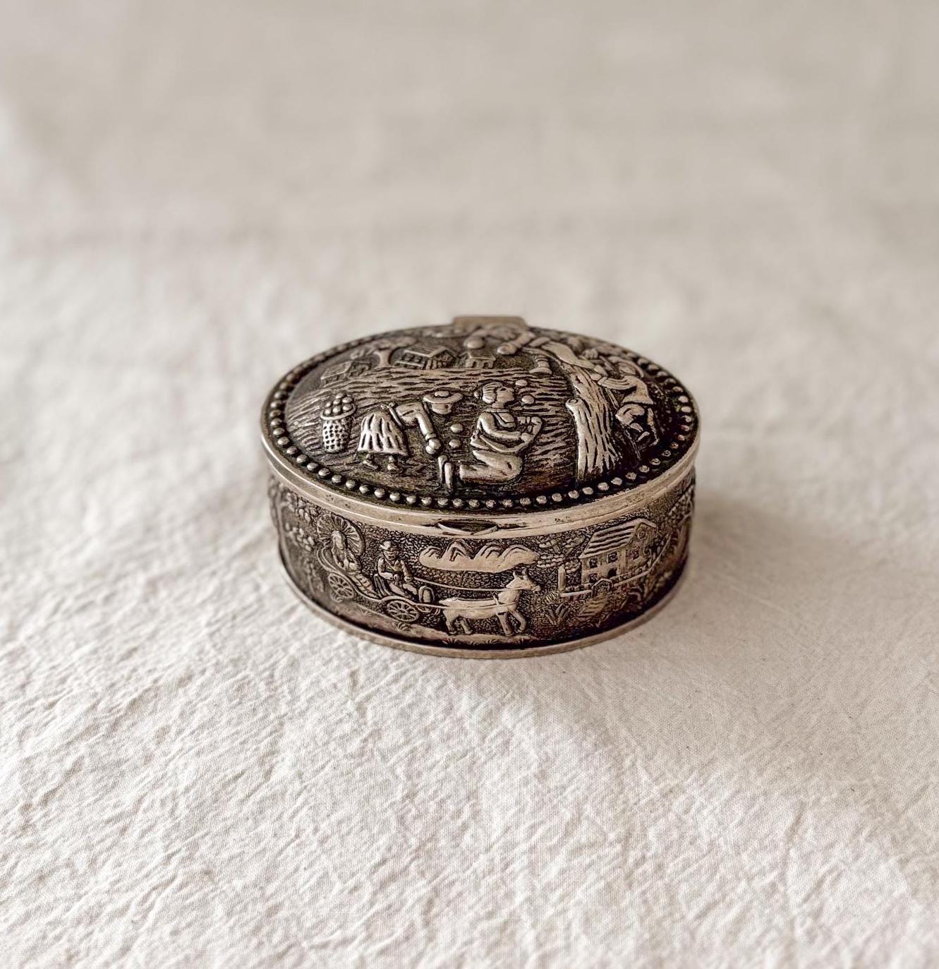 Silver Scene Box - Etsy Canada