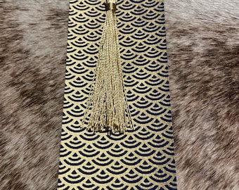 Japanese Bookmark Waves/Gold + Gold Tassel