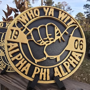 Plato decorativo extragrande de la fraternidad Alpha Phi Alpha con soporte de exhibición de 2 piezas