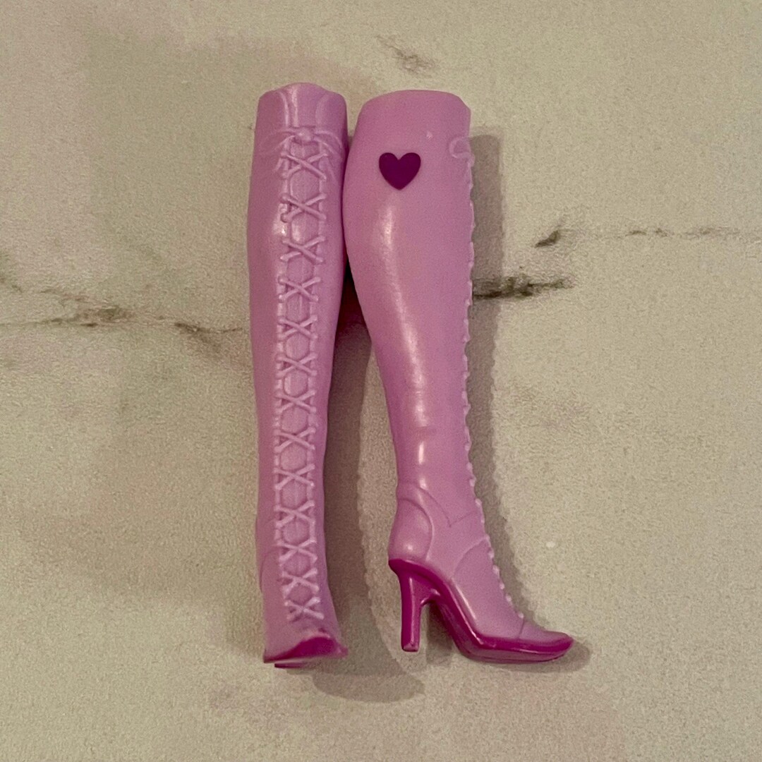 Vintage Barbie und die drei Musketiere Viveca Ersatzstiefel - Etsy  Österreich, image size:1080x1080
