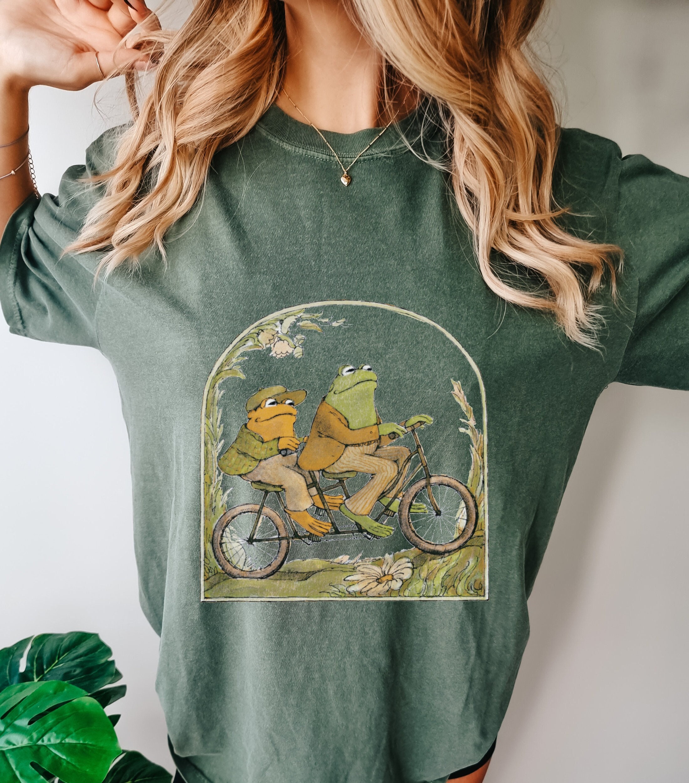 Frog and Toad Shirt-vintage Classic-gifts for Readers-animal Tshirts  Cottagecore Aesthetic Tee Shirts-book Series Shirt 