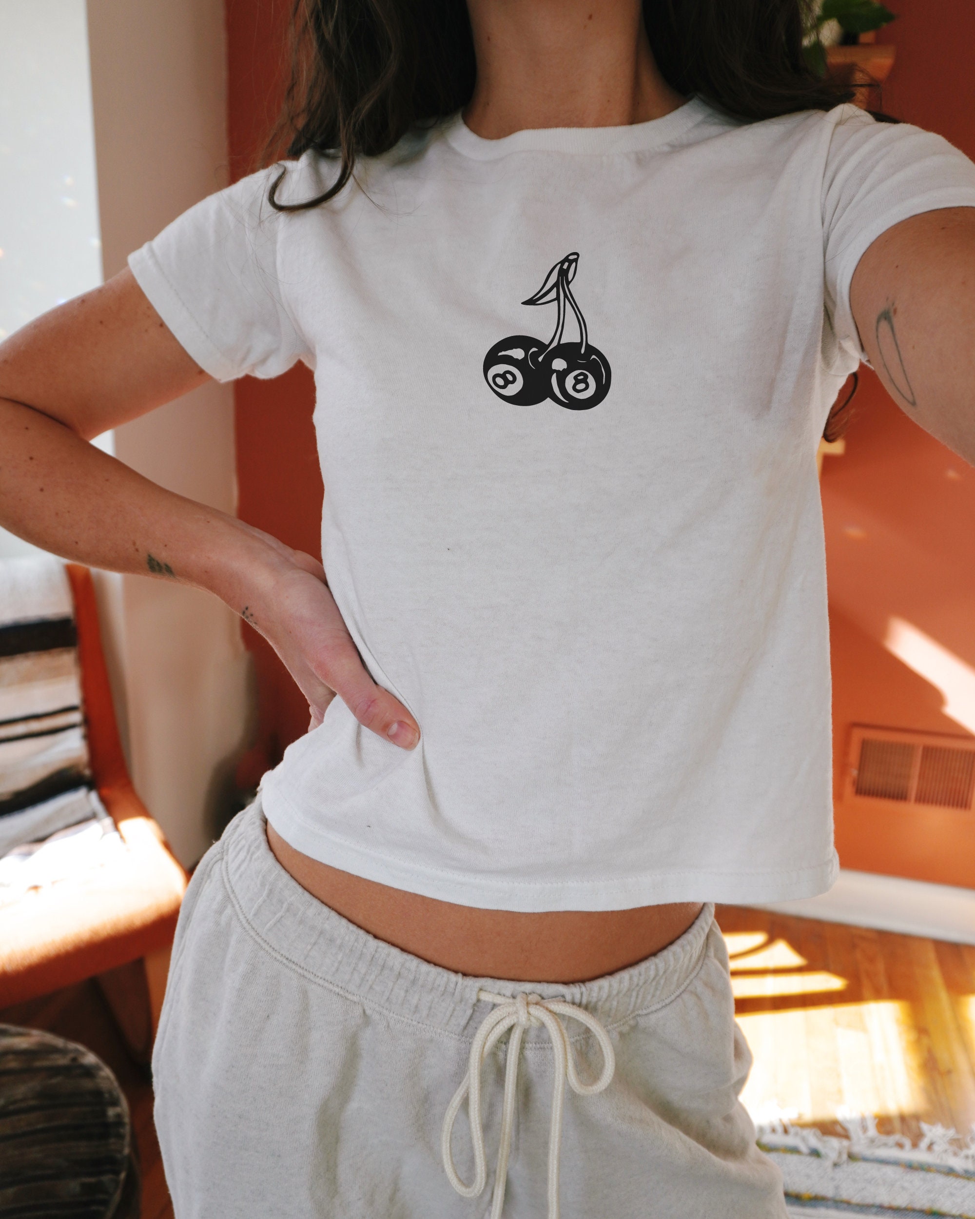【大流行】海外ガール　ピチt 8ボールtシャツ　y2k ベビーtシャツ Y2K Baby Tee Y2k Downtown Girl Gen Z Shirt 8 Ball Shirt 8