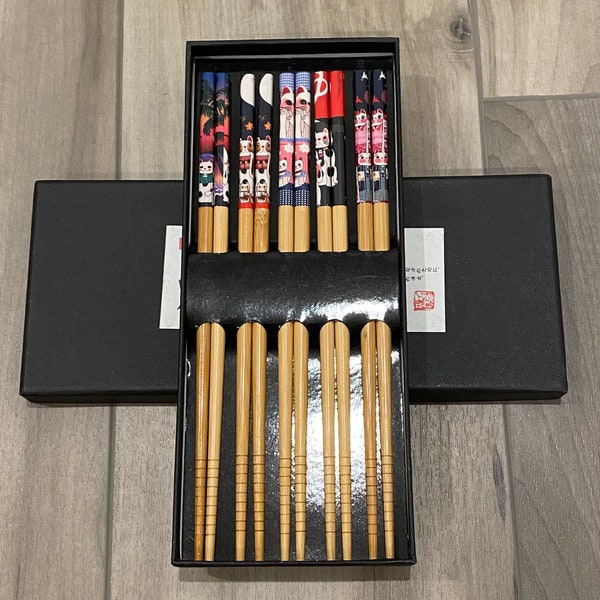 Japanese Wooden Chopsticks, Set of 5 pairs with black gift box, Kitchen Utensils, Gift Set