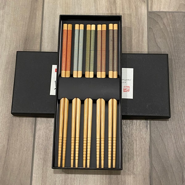 Japanese Wooden Chopsticks, Set of 5 pairs with black gift box, Kitchen Utensils, Gift Set