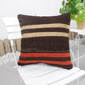 Kissen für Sofa, handgemachtes Kelimkissen, 18x18 Kelim Kissenbezug, Boho Kissenbezug, brauner Kissenbezug, zeitgenössisches gestreiftes Kissen,
