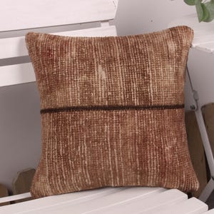 Vintage kudde, presentkudde, 14x14 handgjord kelimkudde, etnisk kelimmatta, brun kudde, lapptäckeskudde, texturerad kudde,
