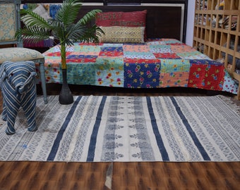 Alfombra de algodón hecha a mano: Alfombra bohemia con estampado de bloques tejidos de la India