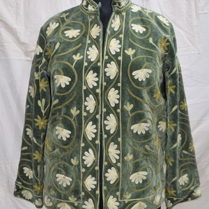 Green velvet jacket with Suzani handmade embroidery, boho style jacket, bohemian clothing for women Floral Short Jacket Suzani Velvet jacket