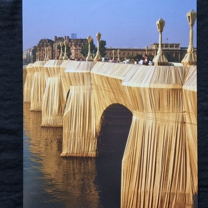 Christo and Jeanne Claude The New Wrapped Bridge 1975 On the back copyright, title and description of the work, dimensions 33 x 25 cm. image 3