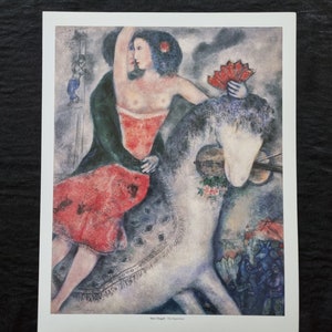 Marc Chagall - "L'equitazione, 1931", Stampa d'arte, sul retro titolo e descrizione dell'opera, dimensioni 36,5 x 28,5 cm.