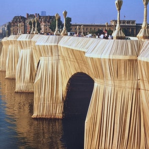 Christo and Jeanne Claude - &quot;The New Bridge Wrapped - 1975&quot; On the back copyright, title and description of the work, dimensions 33 x 25 cm.