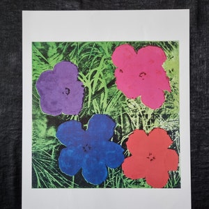 Flowers by Andy Warhol On the back copyright certification, title, year of publication and description, dimensions 34 x 43 cm.