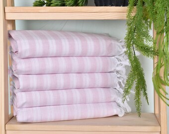 Gestreepte handdoek, gepersonaliseerd cadeau bruidsmeisje, cadeau voor haar, housewarmingcadeau, 40 x 71 inch licht poederroze katoenen handdoek, bruidscadeau,