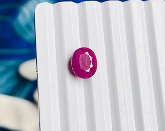 iGi-gecertificeerde natuurlijke duif bloedrode robijn, Afrikaanse levendige rode tot licht paarsachtige rode robijnen onbehandelde onverwarmde robijn voor sieraden