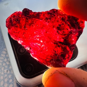 Natural Garnet Crystal Raw 93.35 CT/ Garnet Rough / Raw Gemstone Rough / Blood Red Garnet / Raw Garnet Stone / Red Garnet Best Sale Rough...