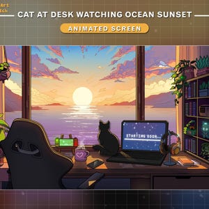 Op de afbeelding: Een cartoonillustratie van een kat die aan een bureau zit voor een raam met uitzicht op een zonsondergang boven de oceaan. De kat kijkt naar een computerscherm waarop "Starting Soon..." staat. Op het bureau staan een headset, een telefoon, een mok en een plant.