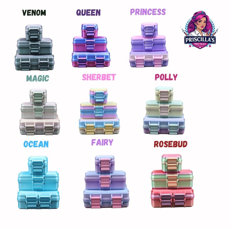 Puede incluir: Nueve conjuntos de tres cajas de almacenamiento rectangulares apiladas en varias combinaciones de colores, etiquetadas como Venom, Queen, Princess, Magic, Sherbet, Polly, Ocean, Fairy y Rosebud, con un logo de Priscilla's Print Palace arriba.