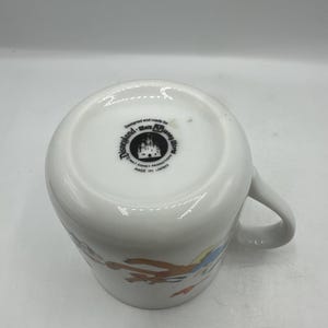 Taza de Disney Mickey Mouse y sus amigos con borde dorado, producto vintage de Disneyland. imagen 9