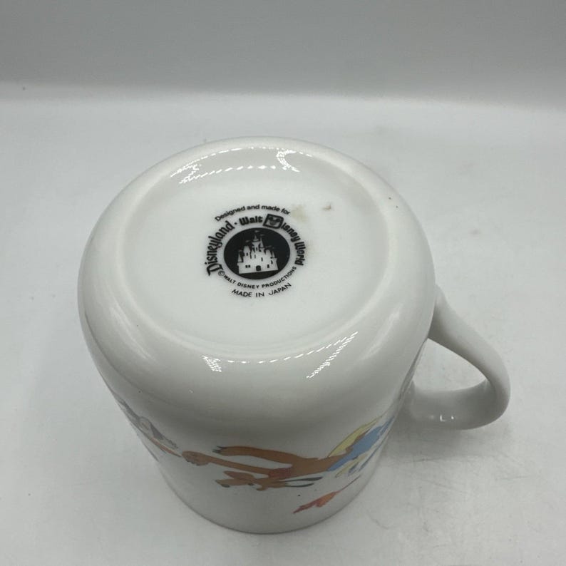 Taza de Disney Mickey Mouse y sus amigos con borde dorado, producto vintage de Disneyland. imagen 9