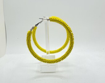 黄色のビーズフープ