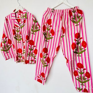 Red Floral Light weight Pajama Set, Indian Soft Cotton Pj Set, Summer Nightwear, Hand Block Print Pjs, Bridesmaid Pajamas, Bridal Party Pjs zdjęcie 3