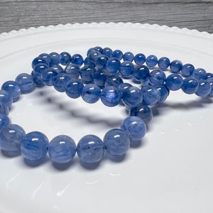 High Quality Kyanite Bracelet, Blue Kyanite with Cat Eye Flash, Round Bead, Flashy Crystal Gemstone Bracelet